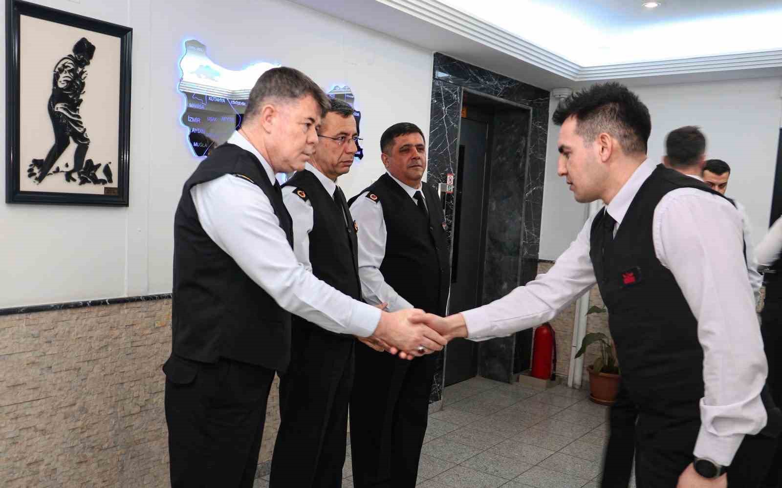 bursa il jandarma komutani tataroglu personelle bayramlasti 0 fFMEA9YC
