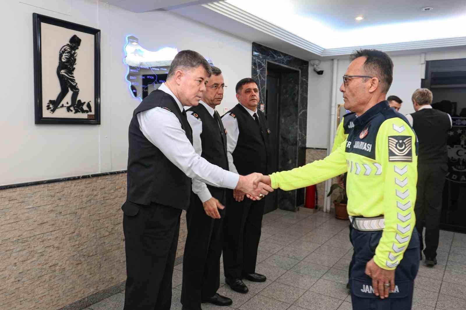 bursa il jandarma komutani tataroglu personelle bayramlasti 2 dLN1AEk6