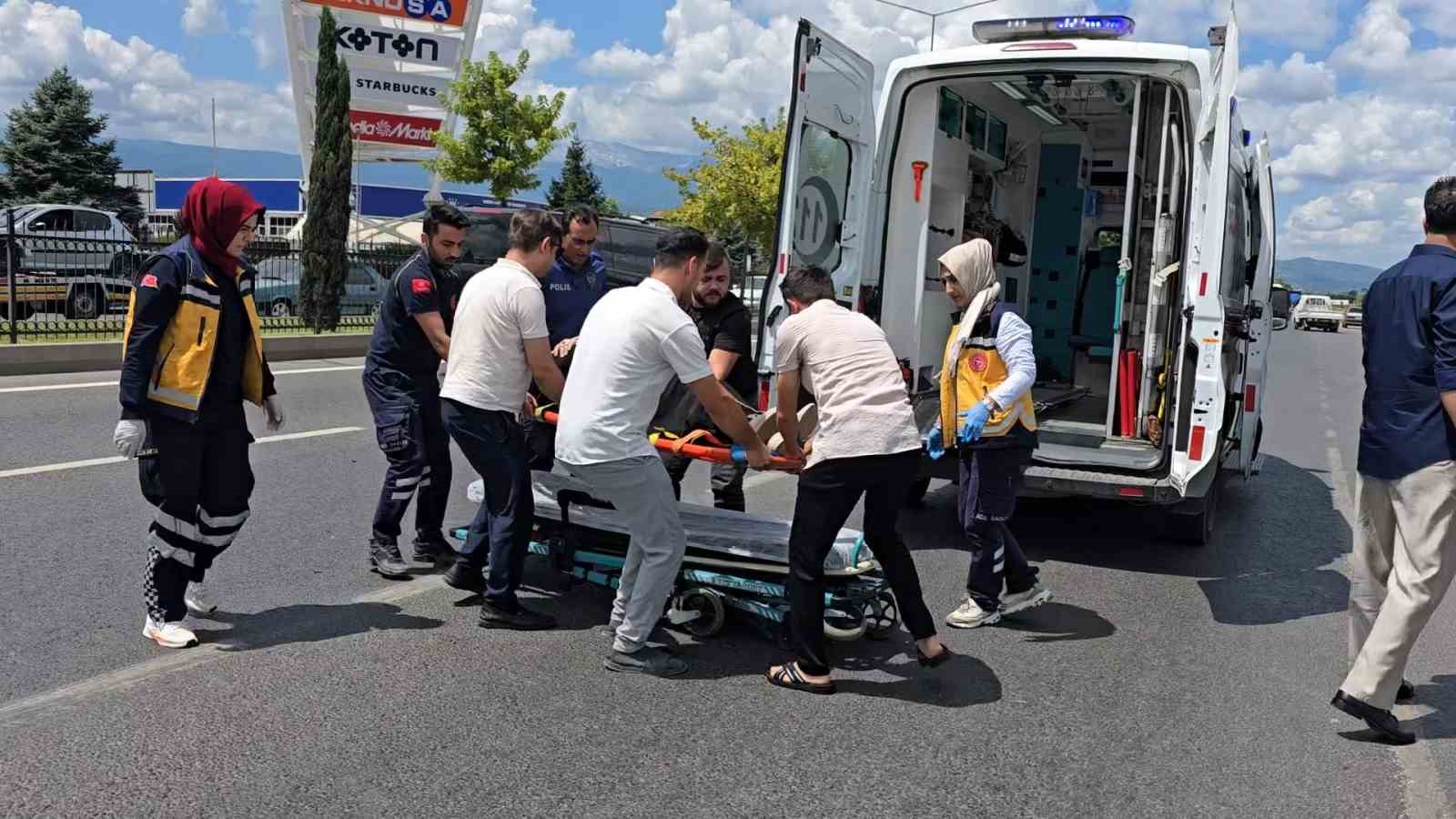 bursa inegolde otomobil motorsiklete carpti2 yarali 2 1pTqlyQL