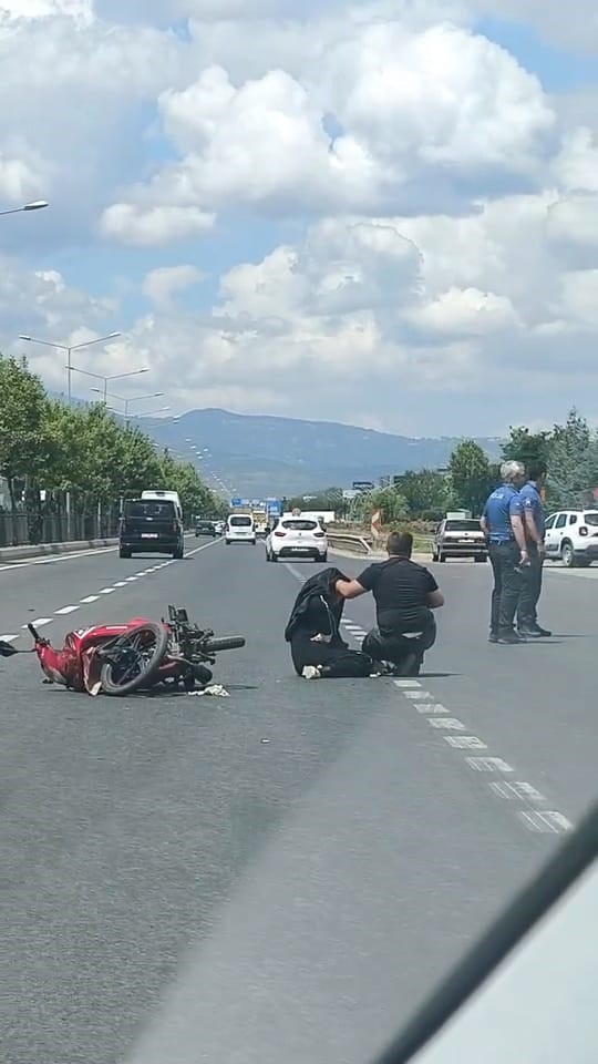 bursa inegolde otomobil motorsiklete carpti2 yarali 3 atWVFURG