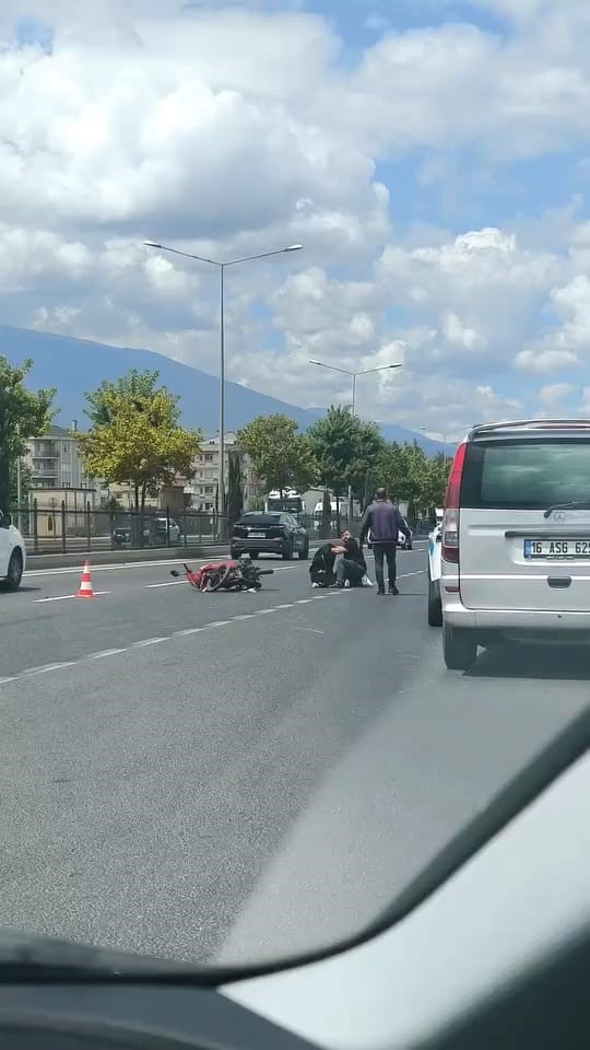 bursa inegolde otomobil motorsiklete carpti2 yarali 4 XHVV7jSg