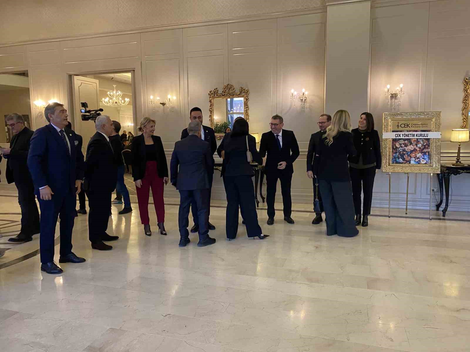 Bursa iş dünyası BUSİAD’ın geleneksel iftarında bir araya geldi 5 bursa is dunyasi busiadin geleneksel iftarinda bir araya geldi 1 PaE82mIH
