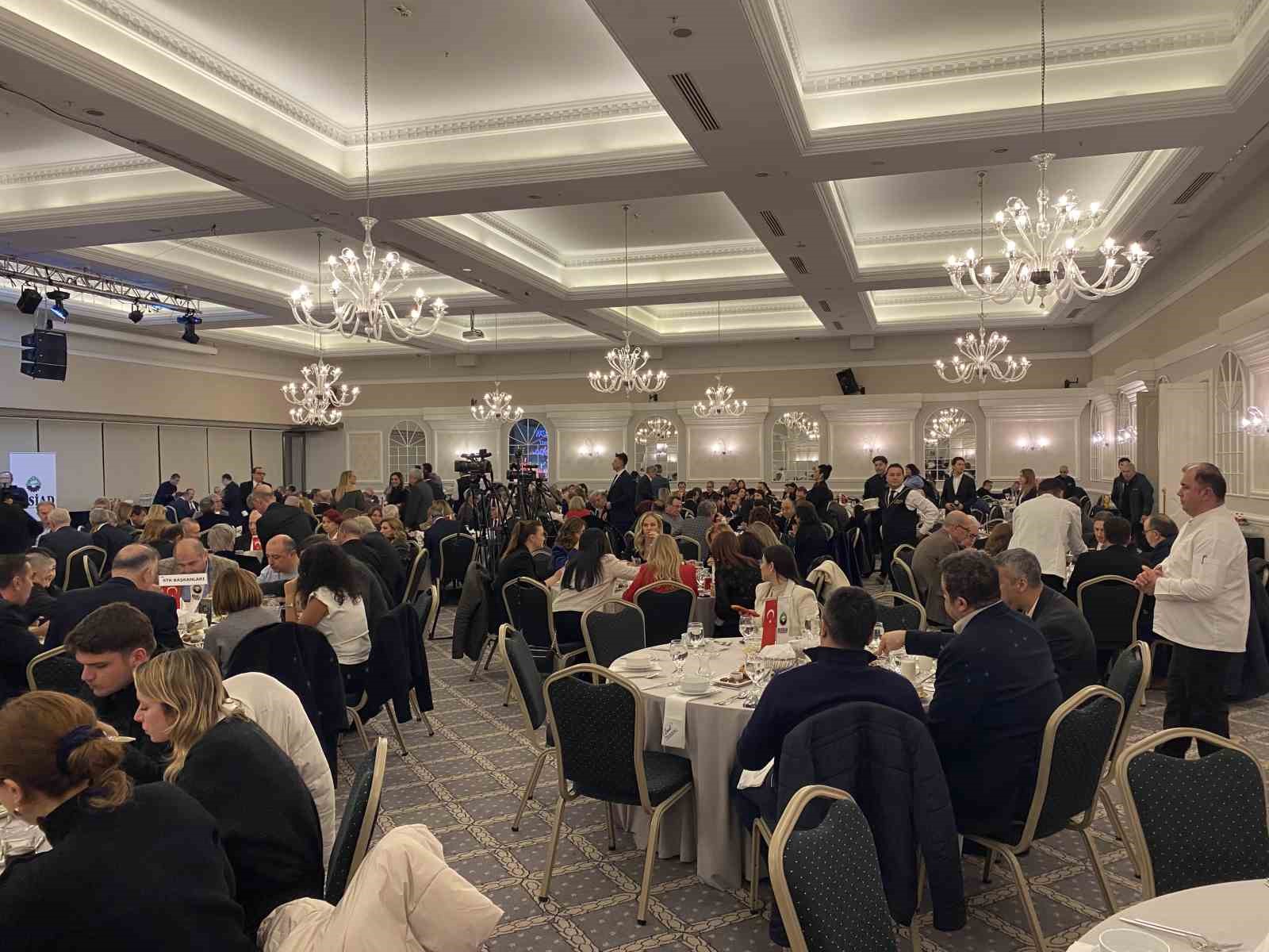 Bursa iş dünyası BUSİAD’ın geleneksel iftarında bir araya geldi 10 bursa is dunyasi busiadin geleneksel iftarinda bir araya geldi 6 BJHFVVWc