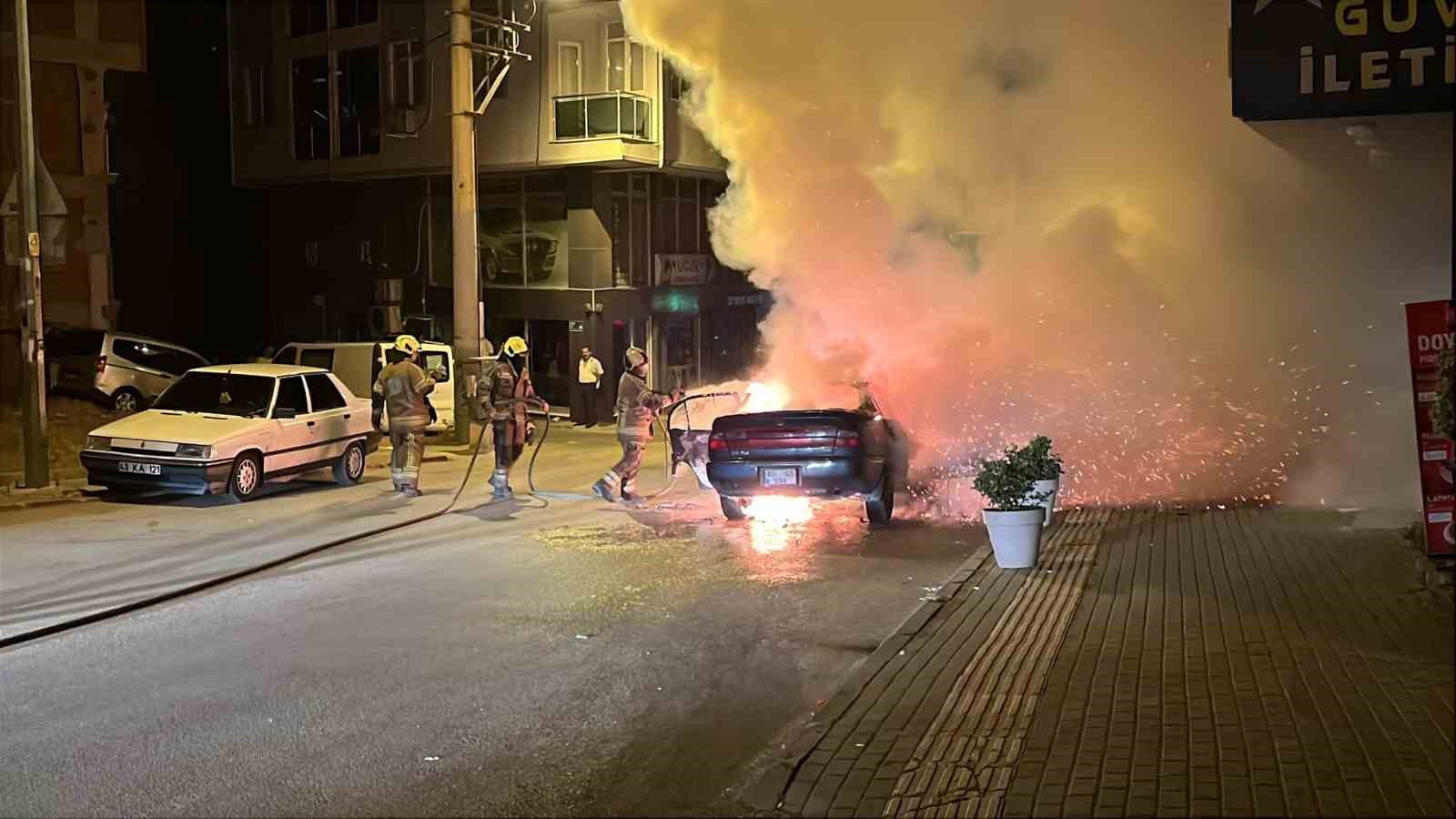 Bursa itfaiyesinden bir ayda 2 bin 749 olaya müdahale 5 bursa itfaiyesinden bir ayda 2 bin 749 olaya mudahale 1 JI7OZHTk