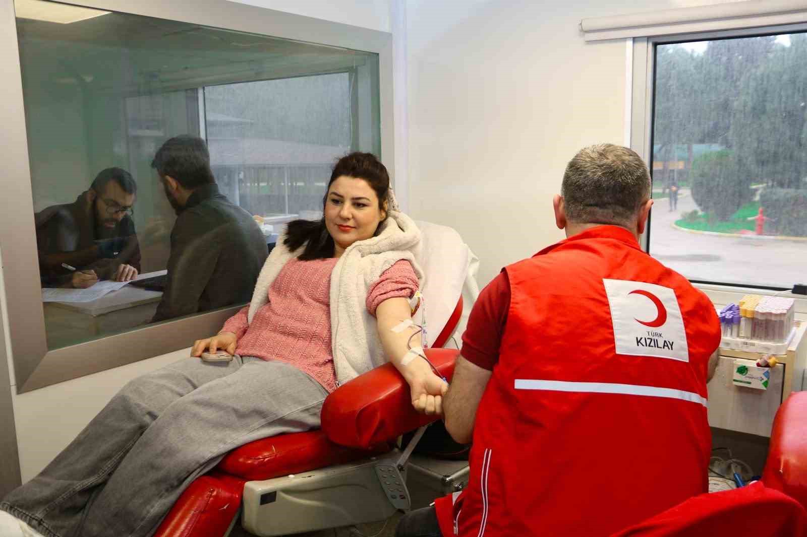 bursa jandarmasindan kizilaya anlamli katki 5 ZJPaQaN7