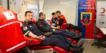 bursa-jandarmasindan-kizilaya-anlamli-katki-VfaelNqV.jpg