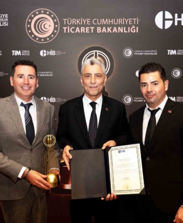 bursa-kebap-evine-hizmet-ihracati-sampiyonu-odulu-aYj6Vfbm.jpg
