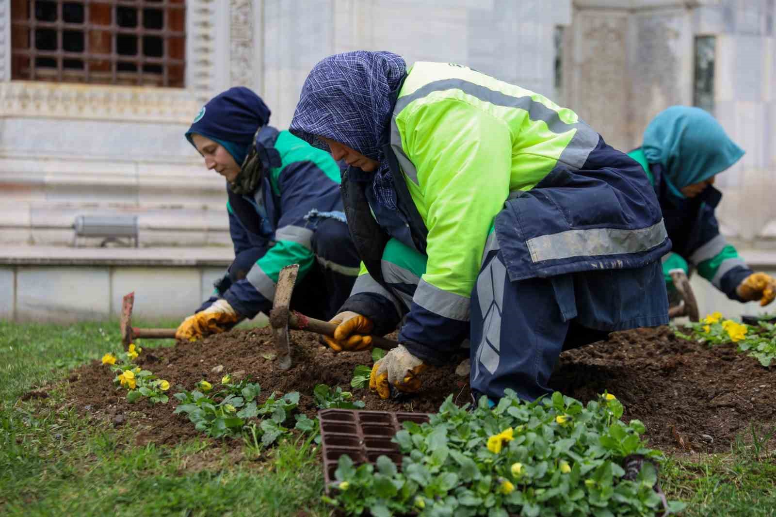 bursa kisin da cicek bahcesine donusuyor 0 H6zPTKm2