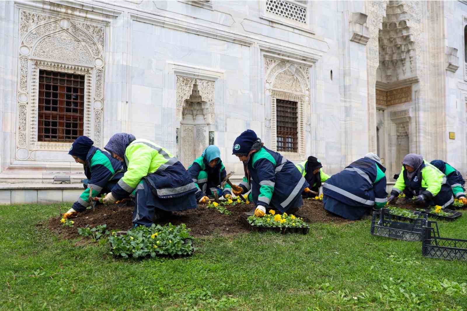 bursa kisin da cicek bahcesine donusuyor 1 79rXSuCp