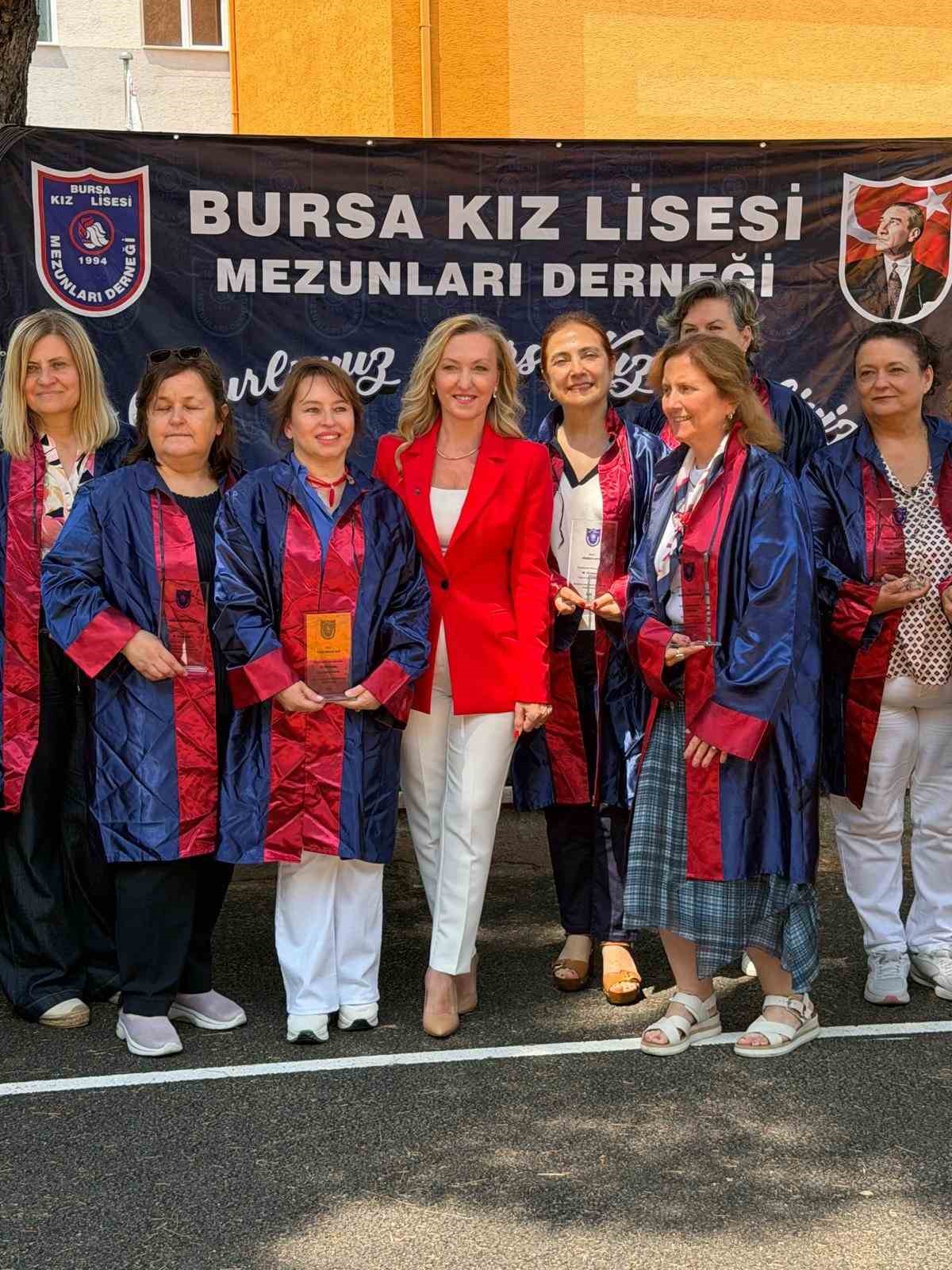 Bursa Kız Lisesi mezunları mantı gününde buluştu 4 bursa kiz lisesi mezunlari manti gununde bulustu 0 4jGnK1GH