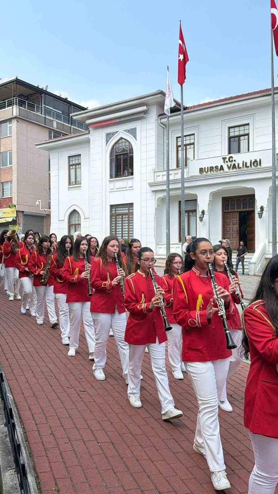Bursa Kız Lisesi mezunları mantı gününde buluştu 6 bursa kiz lisesi mezunlari manti gununde bulustu 2 COhZAYYe