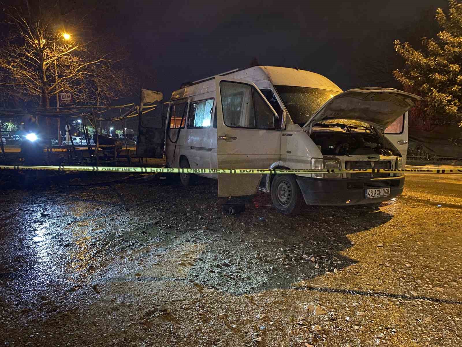 bursa korkutan yangin baraka ve minibus alev topuna dondu 2 pv5ktEGf
