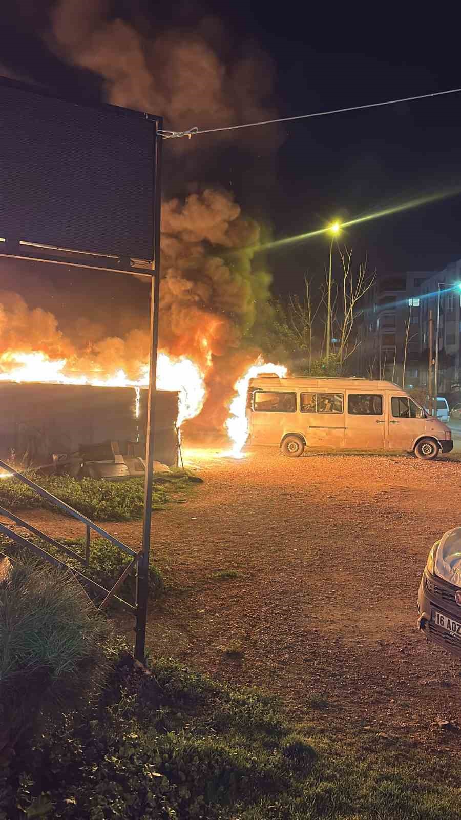 bursa korkutan yangin baraka ve minibus alev topuna dondu 7 yXutUz1l