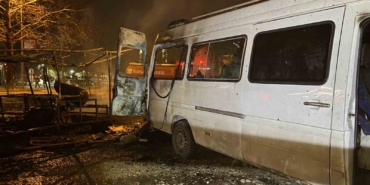 bursa-korkutan-yangin-baraka-ve-minibus-alev-topuna-dondu-uMz5u6TJ.jpg