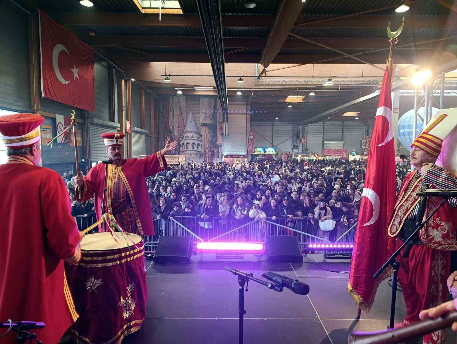 bursa mehter takimi pariste sahne aldi 2 22n2hdve
