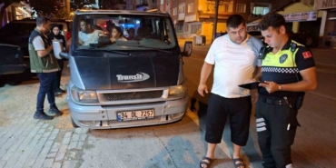 bursa-polisinden-huzur-uygulamasi-1-kisi-yakalandi-24-surucuye-ceza-yazildi-KMhaj5W4.jpg