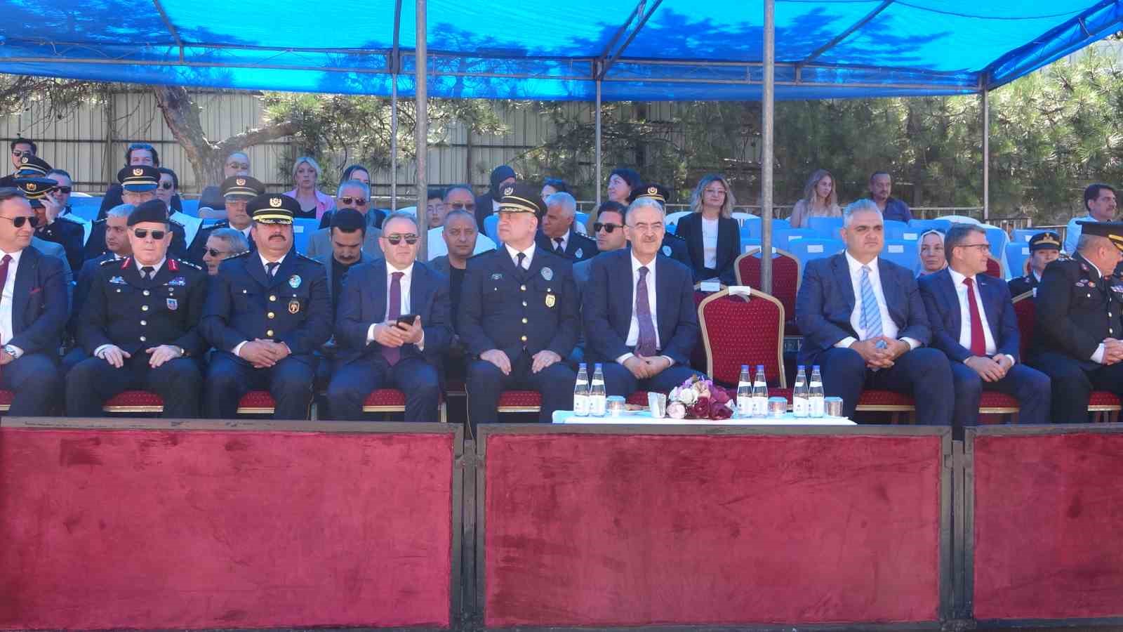 bursa pomemde 32 donem mezuniyet coskusu 2 zdEMqISZ