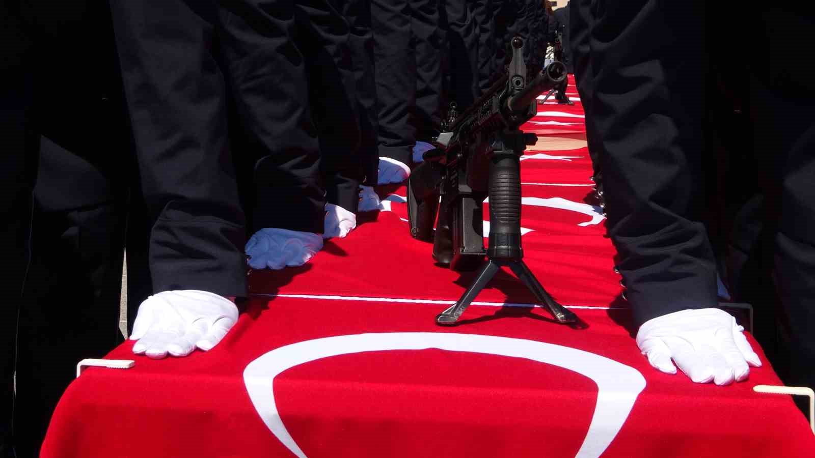 bursa pomemde 32 donem mezuniyet coskusu 3 svaX7id2