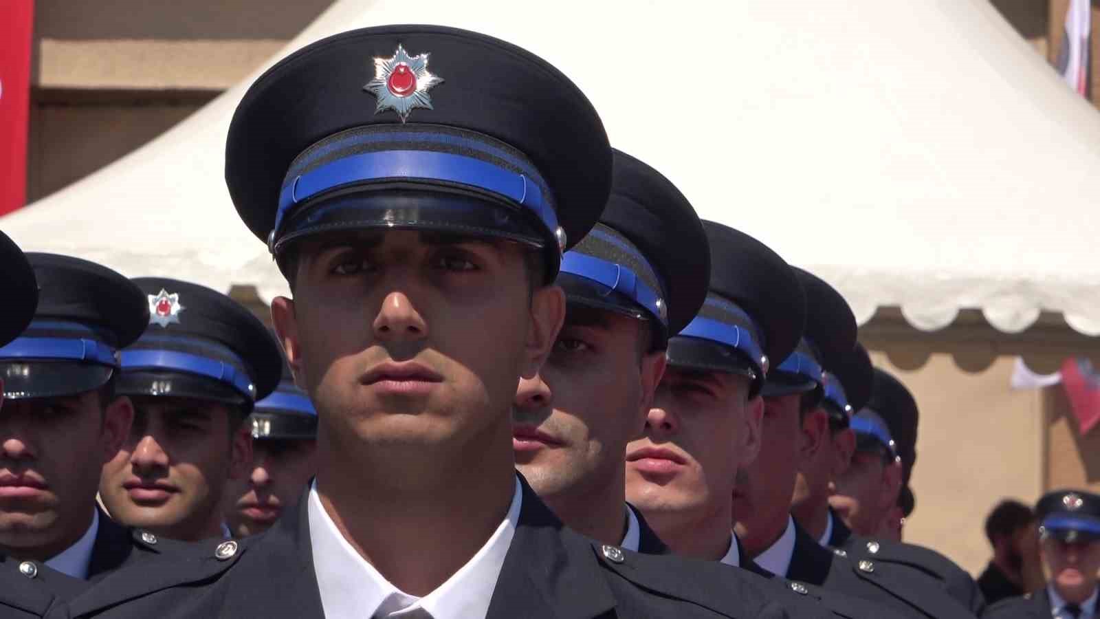 bursa pomemde 32 donem mezuniyet coskusu 4