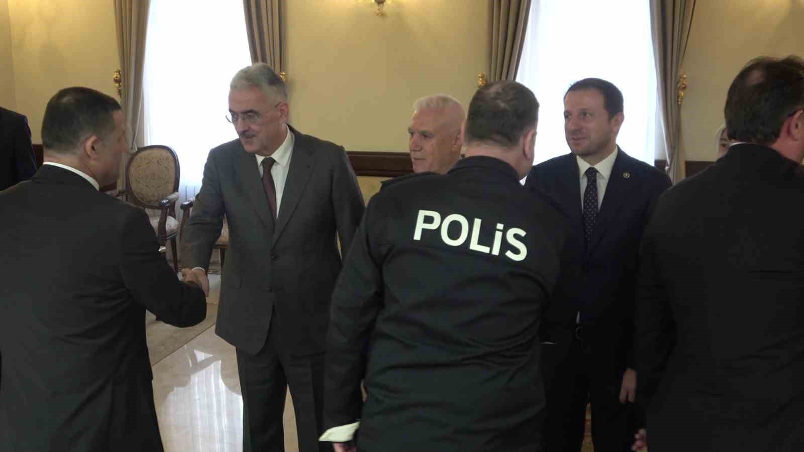 bursa protokolu bayramlasmak icin bir araya geldi 2 XOCV4NMv
