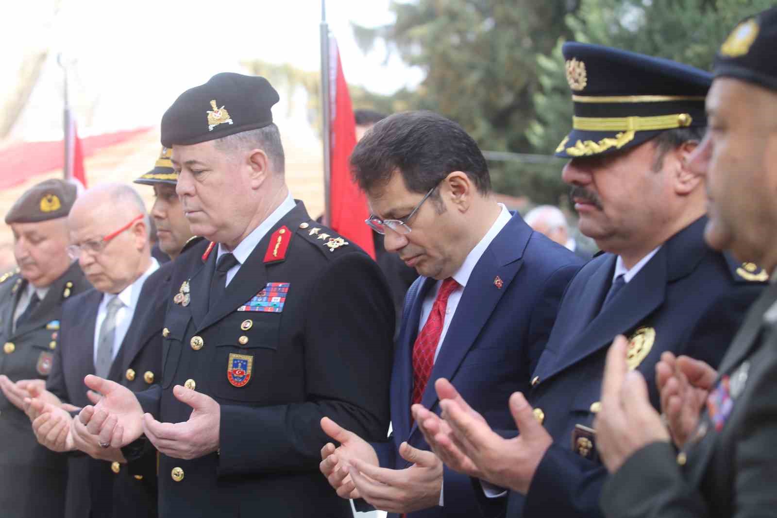 bursa protokolunden pinarbasi sehitligine anlamli ziyaret 3 B8tLrIp2