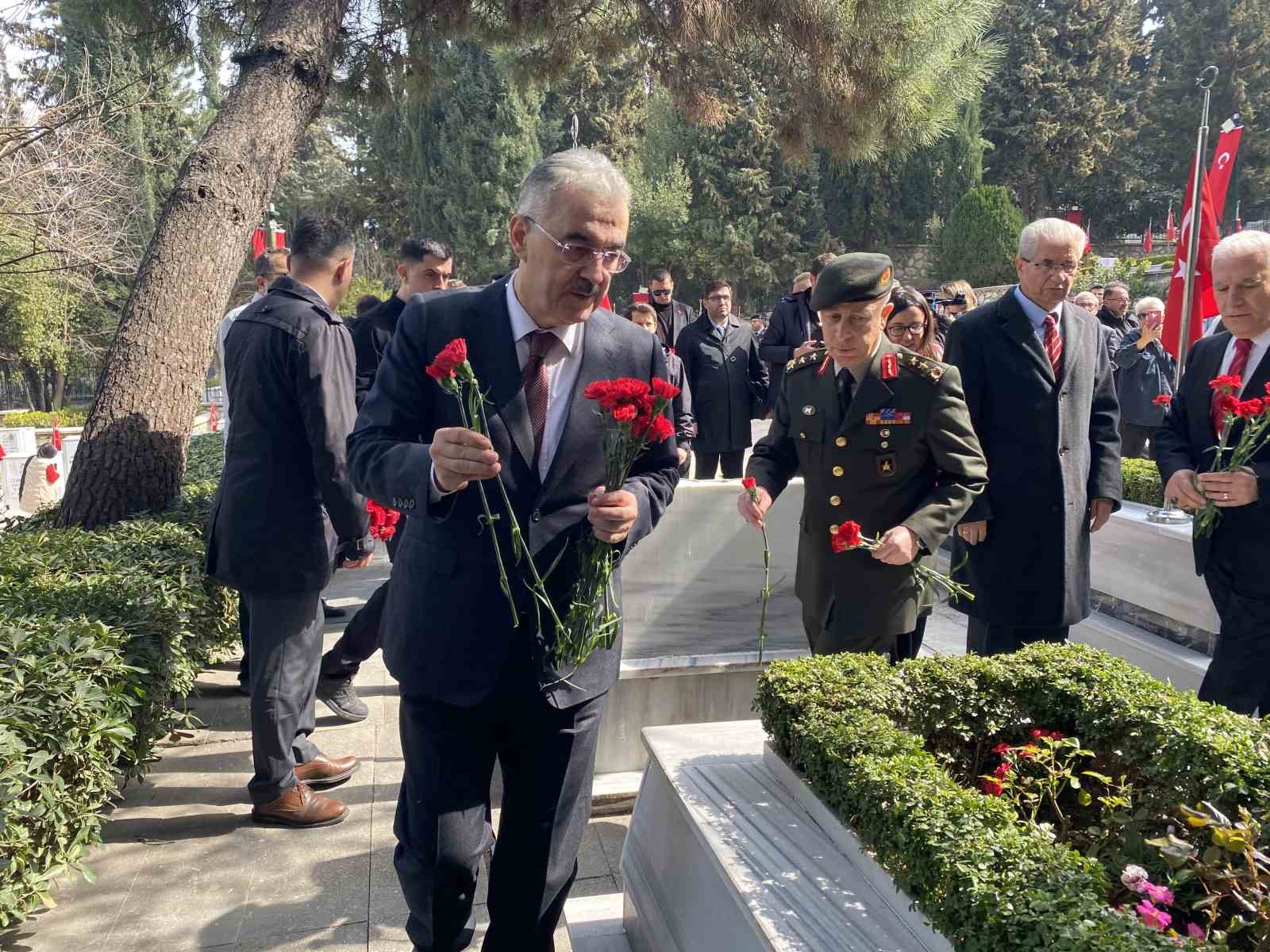 bursa protokolunden pinarbasi sehitligine anlamli ziyaret 5 qVyLCGue