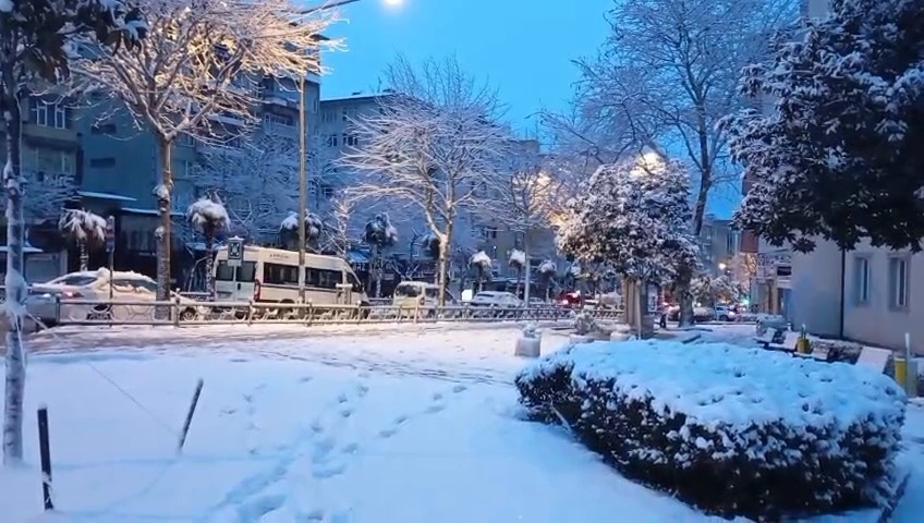 bursa sabaha beyaz ortuyle uyandiulasimda aksamalar yasandi 3 e9UG1qsW