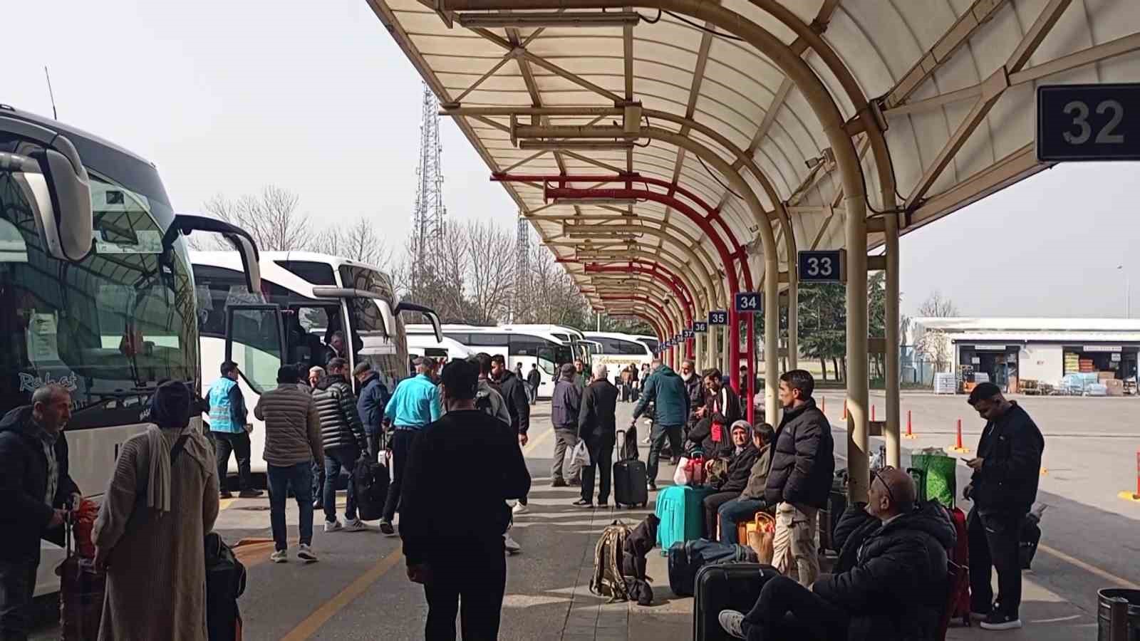bursa sehirlerarasi otobus terminalinde bayram yogunlugu basladi 0 TBGe9Qvj