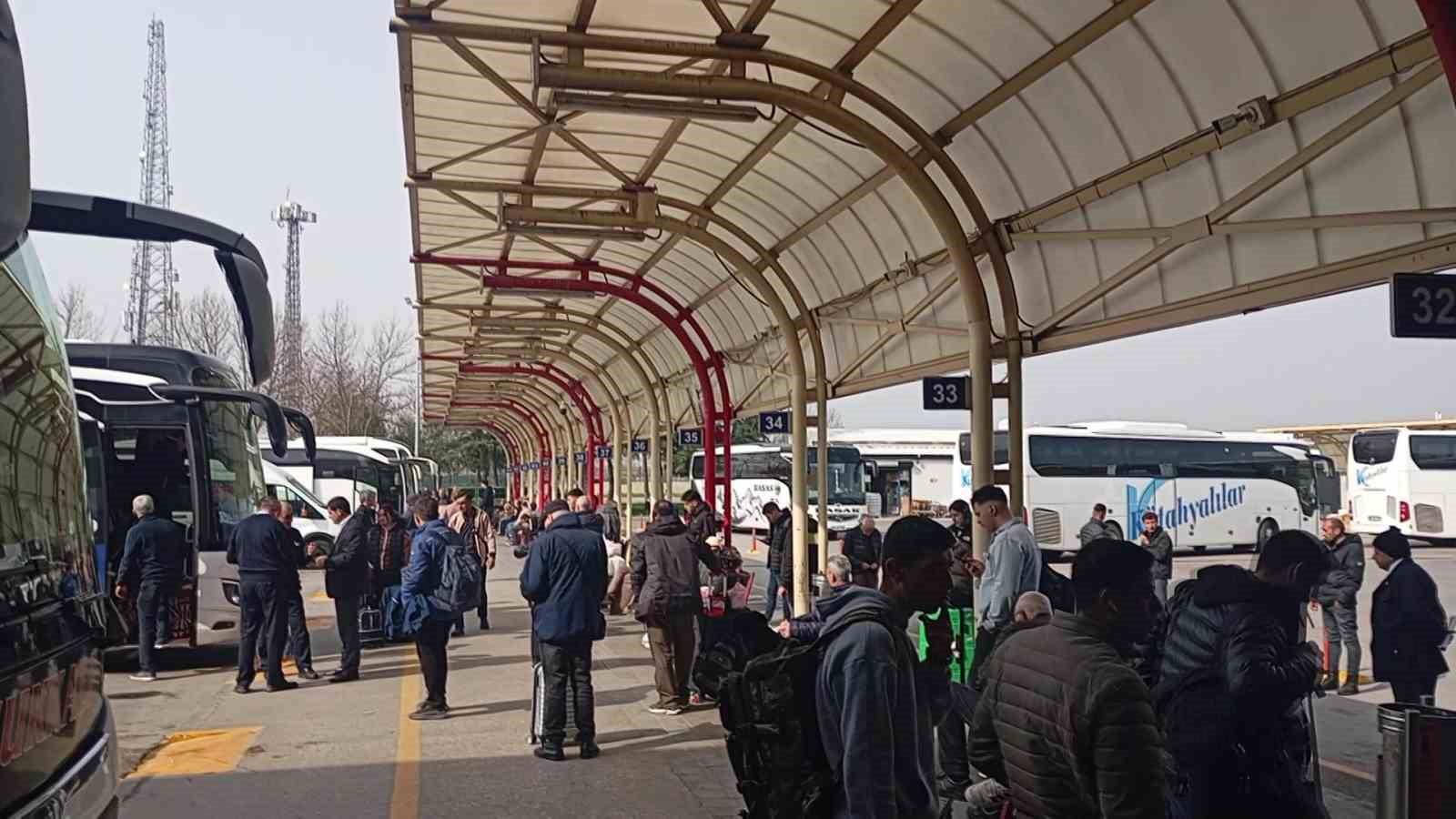 bursa sehirlerarasi otobus terminalinde bayram yogunlugu basladi 2 z91Ylr4d