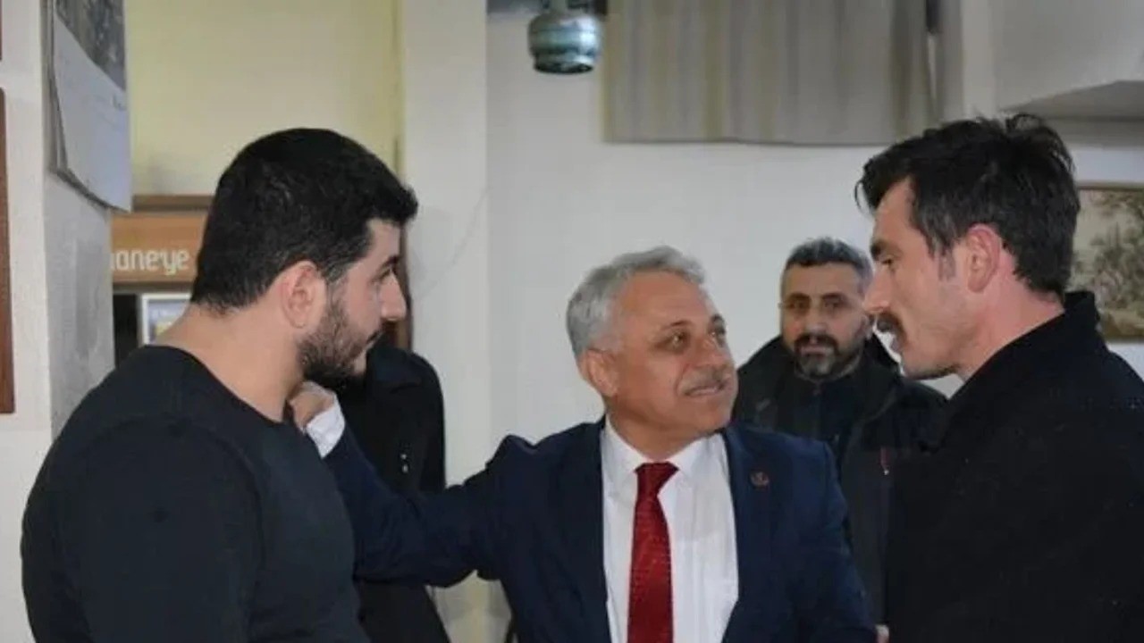 bursa siyasetinin taninan ismi eczaci ayhan ozbek hayatini kaybetti 2