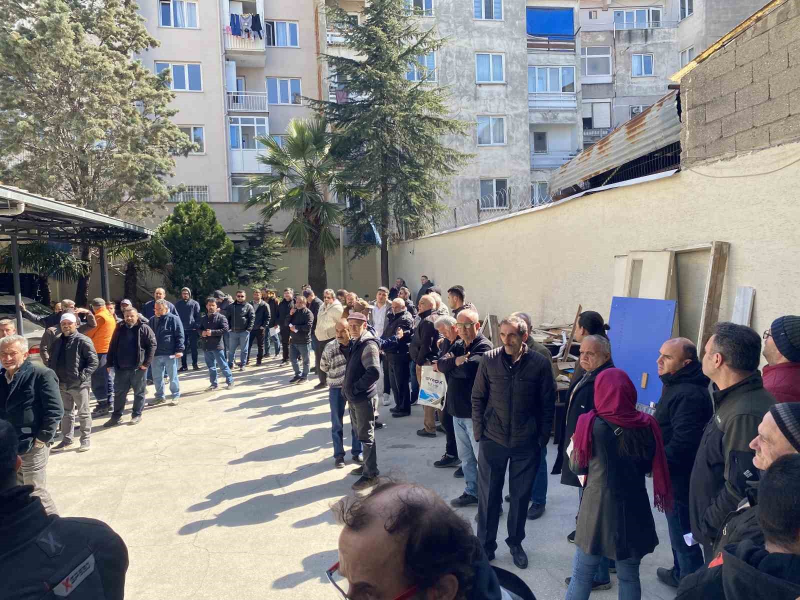 Bursa Şoförler Odası Başkanı Çakır: "APP plaka kaçak plakadır, mühürlü plakalarla ilgili sorun yok" 7 bursa soforler odasi baskani cakir app plaka kacak plakadir muhurlu plakalarla ilgili sorun yok EicB423J