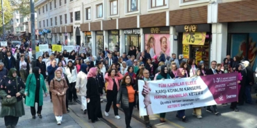 bursa-surlarinda-meme-kanseri-farkindaligi-PWAZ9bwr.jpg