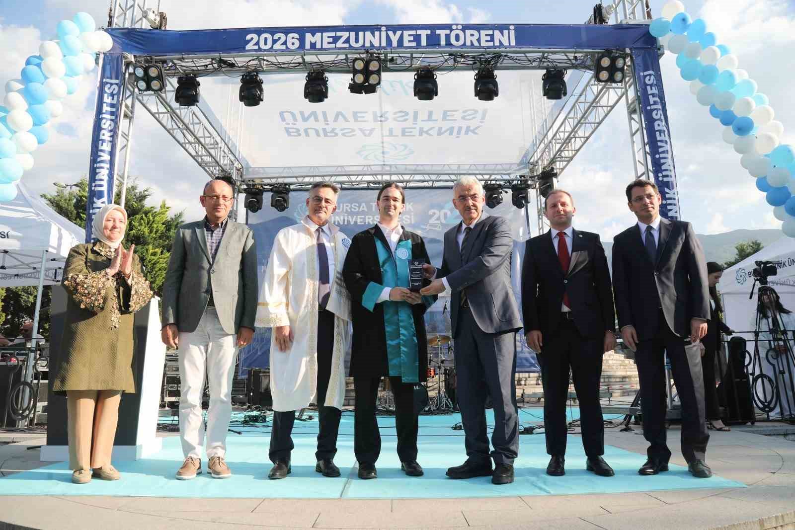 Bursa Teknik Üniversitesinde gurur günü 4 bursa teknik universitesinde gurur gunu 0 VTrh6gpk