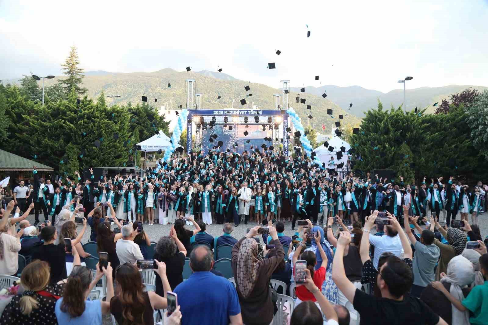 Bursa Teknik Üniversitesinde gurur günü 7 bursa teknik universitesinde gurur gunu 3 Zk8CRFkU