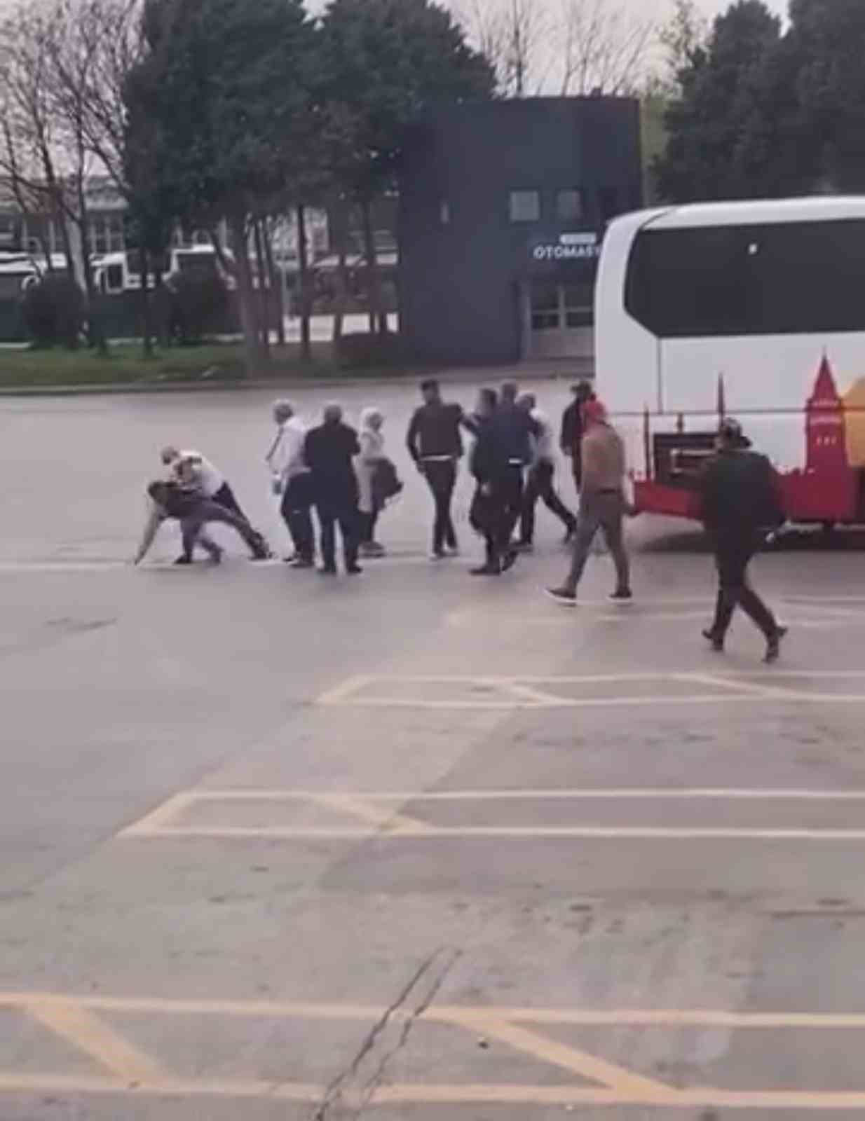 bursa terminalinde yolcu ile sofor kavgasi 0 AhV1lSJt