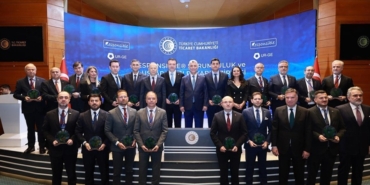 bursa-ticaret-borsasinin-gida-ur-ge-projesine-ticaret-bakanligindan-en-iyi-cikis-yapan-ur-ge-odulu-dZy6r2EG.jpg