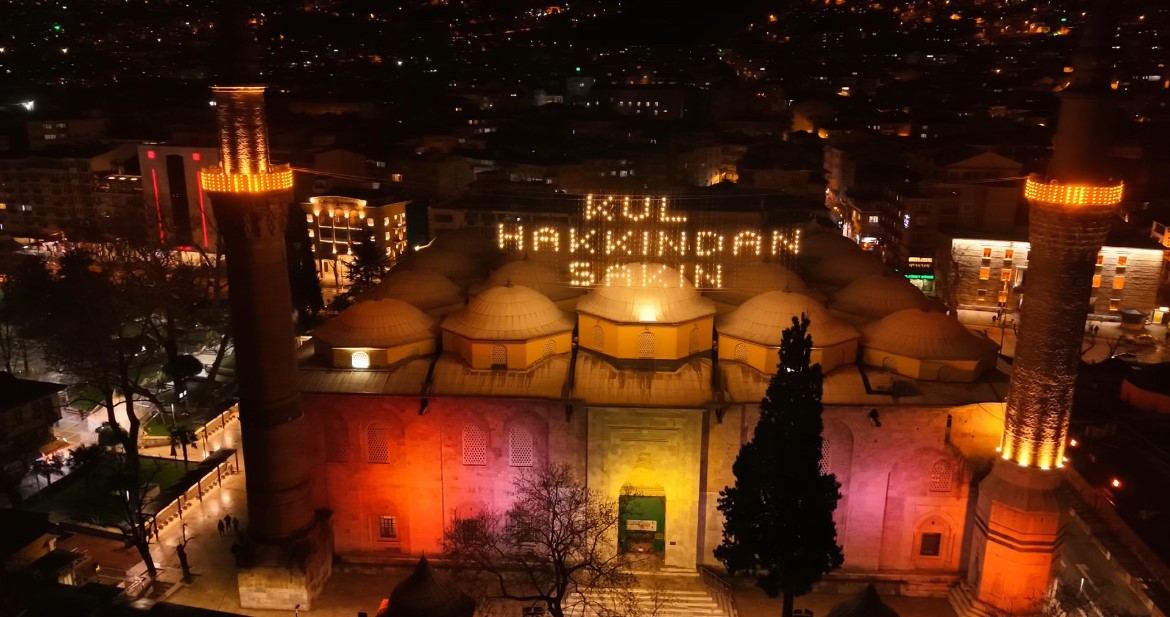 bursa ulu camide ramazan mahyasi kul hakkindan sakin 1 iSIkS4Cm