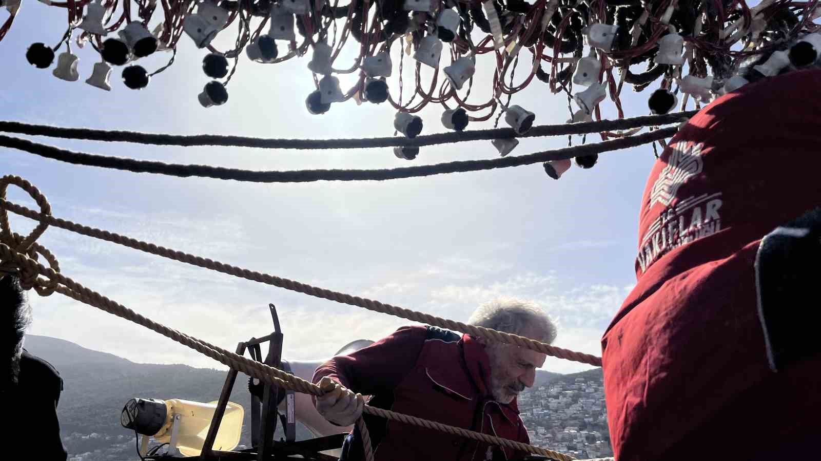 bursa ulu camiye ramazan mahyasi kul hakkindan sakin 6 ShIS9uBA
