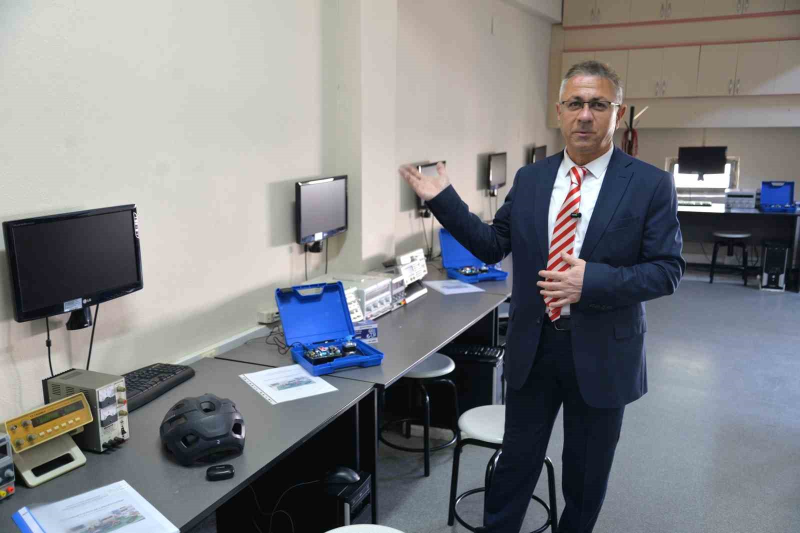 bursa uludag universitesinde yilsonu proje senligi 2 VUukSkC4