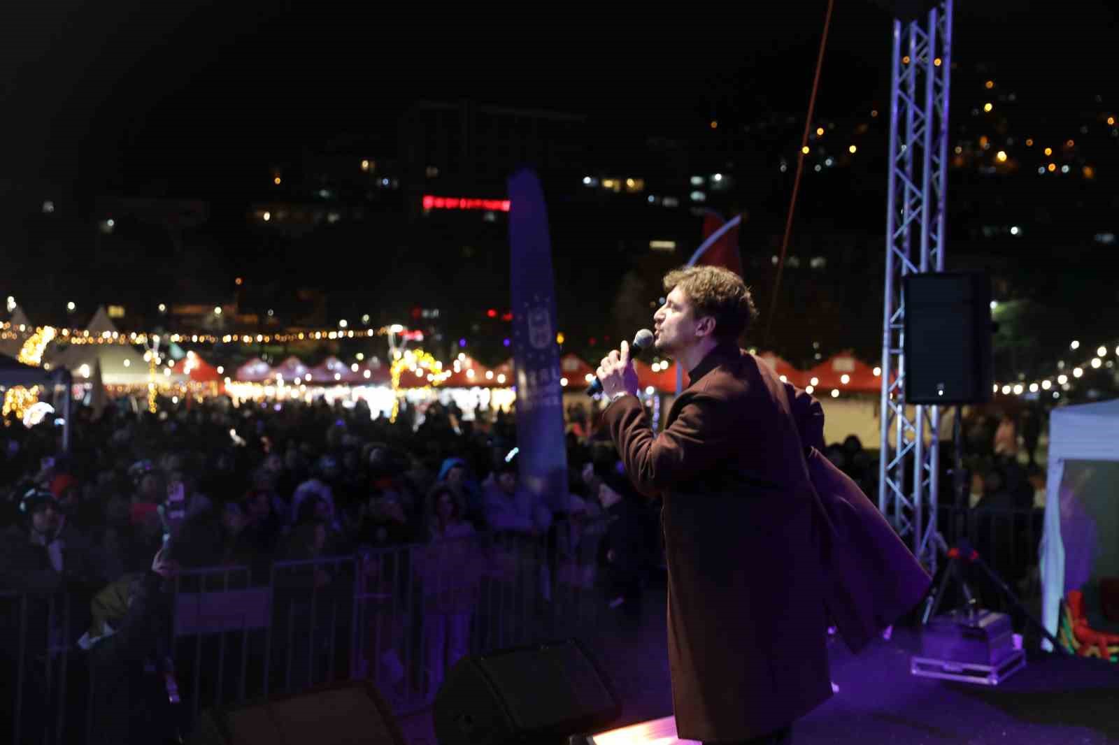 bursa yeni yil meydaninda yilbasi coskusu 1 PzIdAnQX