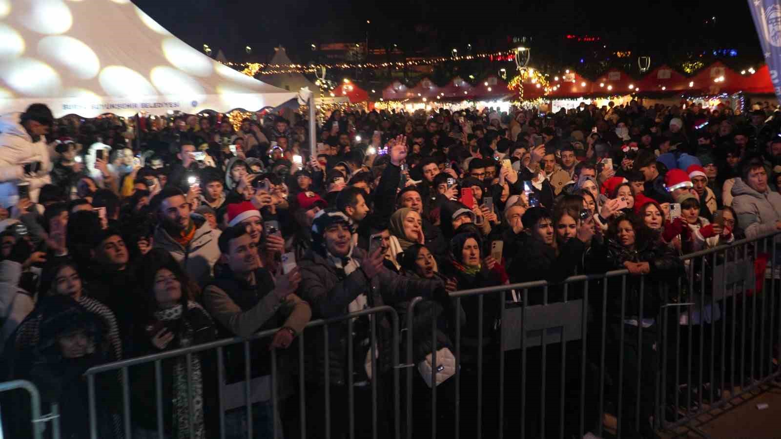bursa yeni yil meydaninda yilbasi coskusu 3 RUhiOLpI