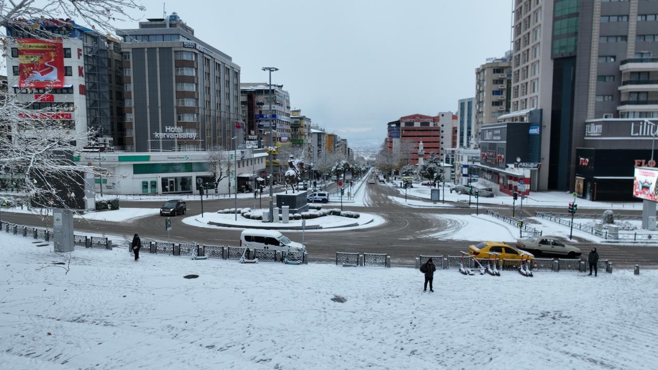 Bursa yeni yıla karla uyandı...Beyaz güzellik havadan böyle görüntülendi 5 bursa yeni yila karla uyandibeyaz guzellik havadan boyle goruntulendi 1 aabEMPkX