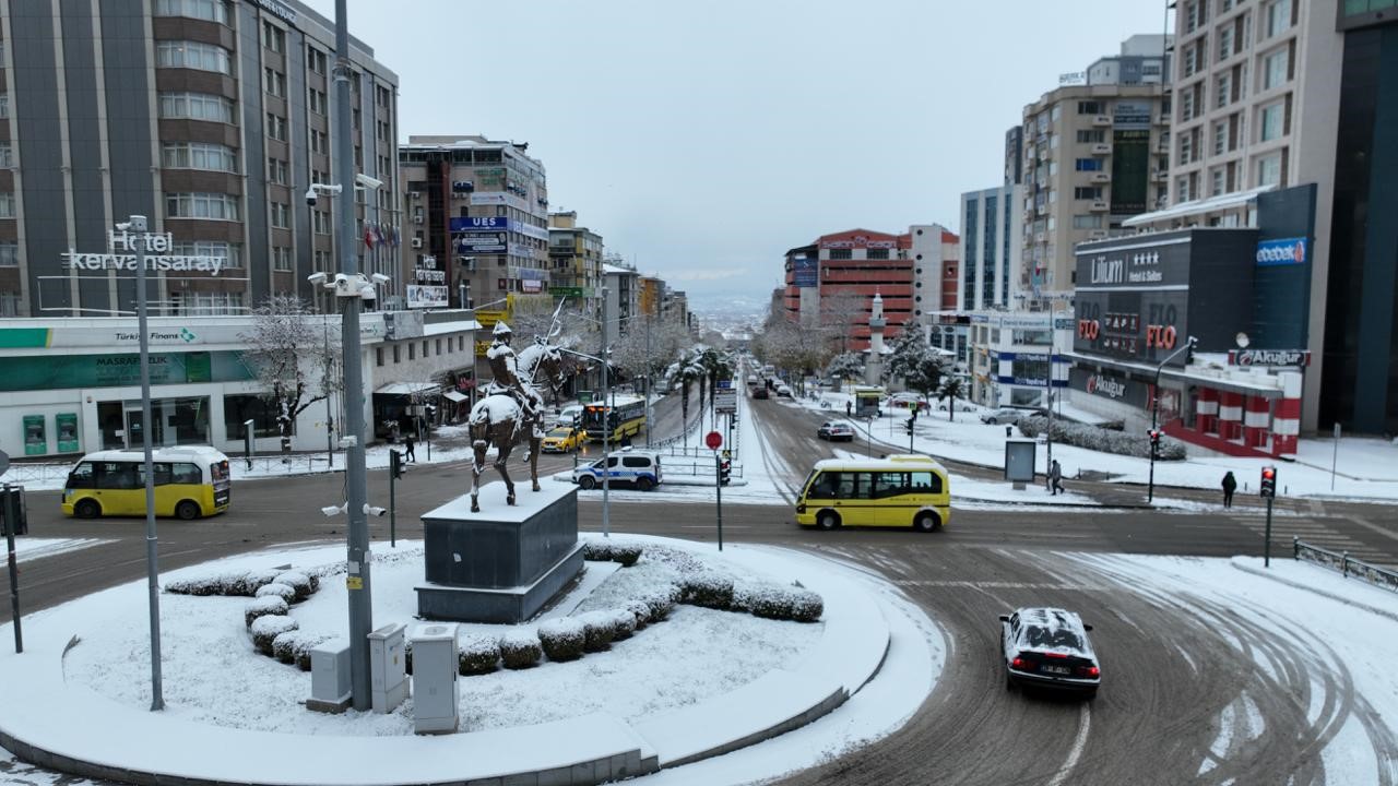 Bursa yeni yıla karla uyandı...Beyaz güzellik havadan böyle görüntülendi 6 bursa yeni yila karla uyandibeyaz guzellik havadan boyle goruntulendi 2 8rbW3NAM