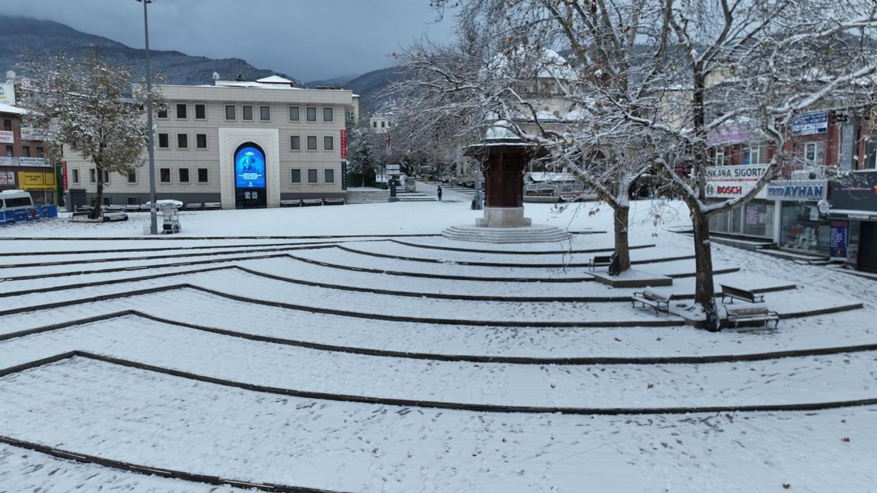 Bursa yeni yıla karla uyandı...Beyaz güzellik havadan böyle görüntülendi 8 bursa yeni yila karla uyandibeyaz guzellik havadan boyle goruntulendi 4 cdRK62gu