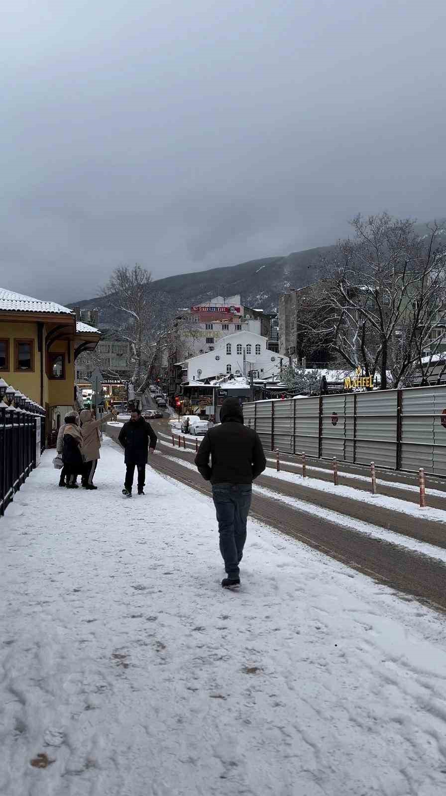 Bursa yeni yılın ilk günü beyazlara büründü...İşe ATV araçları ile gittiler 10 bursa yeni yilin ilk gunu beyazlara burunduise atv araclari ile gittiler 6
