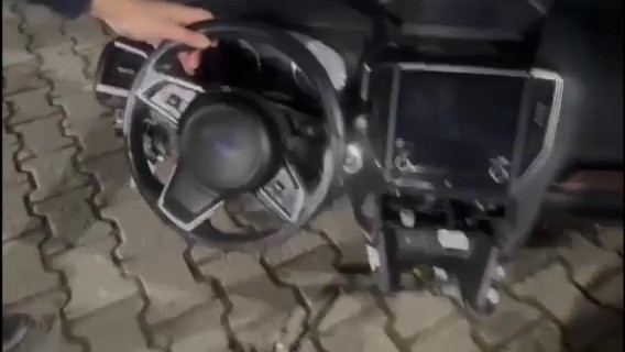bursada 12 milyonluk gumruk kacagi otomobil parcalari ele gecirildi 0 8ZdOHfEA