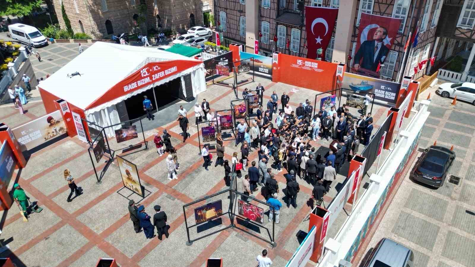 Bursa’da 15 Temmuz programı şehitleri anarak başladı 4 bursada 15 temmuz programi sehitleri anarak basladi 0 HAbekOsF