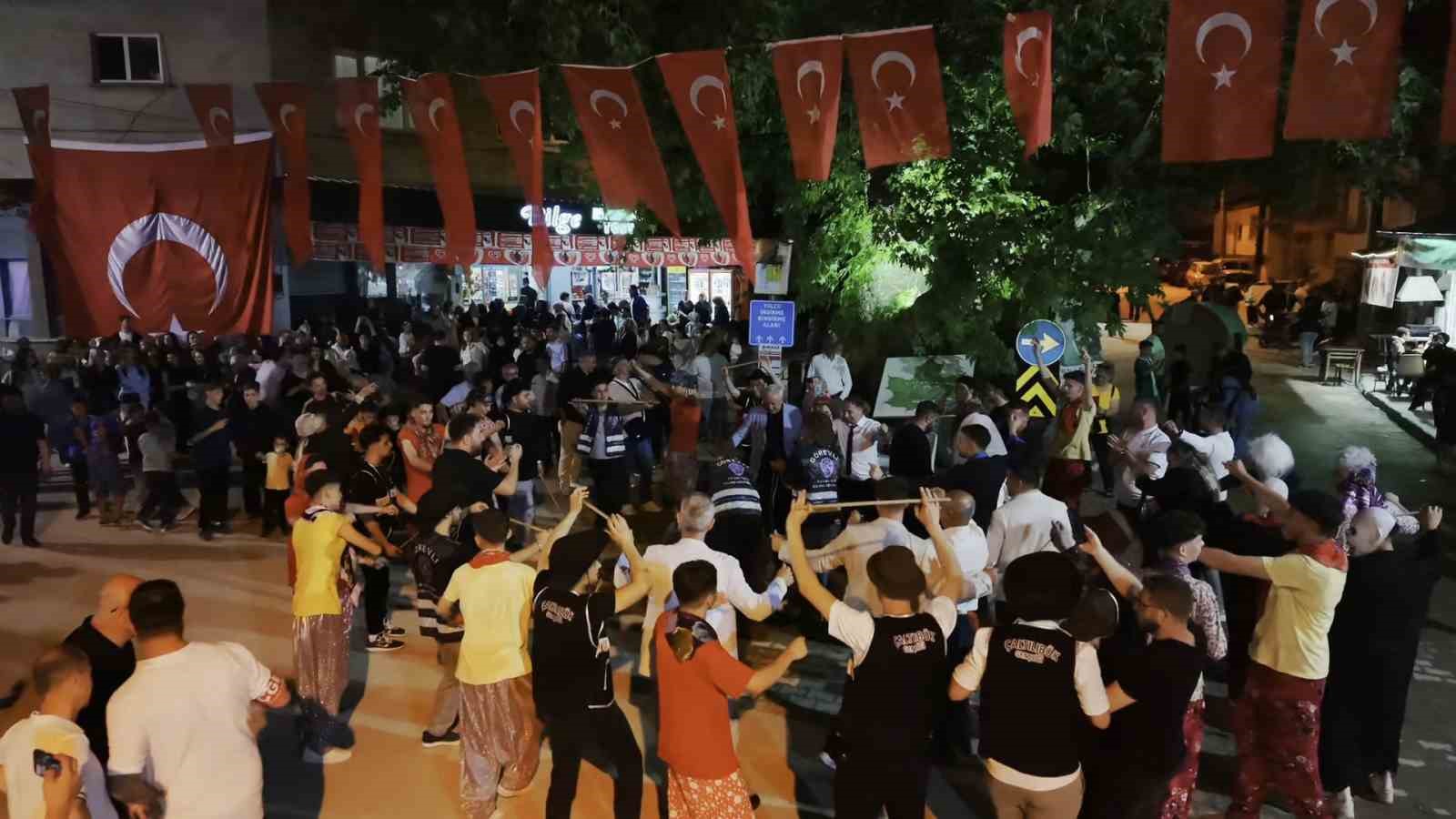 bursada 157 yillik deve eglencesi gelenegi yasatiliyor 1 UhP9ps7u