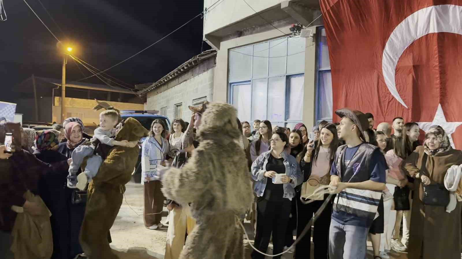 bursada 157 yillik deve eglencesi gelenegi yasatiliyor 2 q6v4plXd