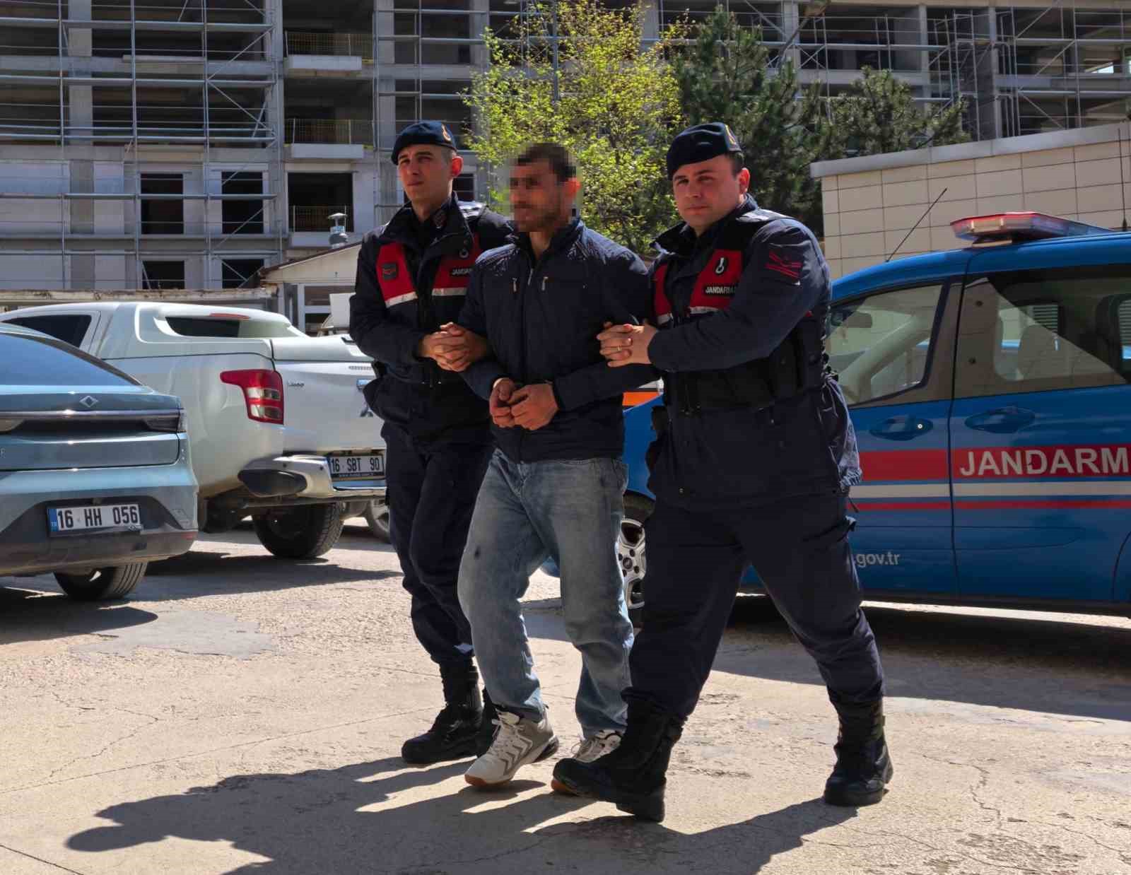 Bursa’da 17 yıl hapis cezası bulunan şahıs jandarma ekiplerince yakalandı 7 bursada 17 yil hapis cezasi bulunan sahis jandarma ekiplerince yakalandi 3 IH7lklbl